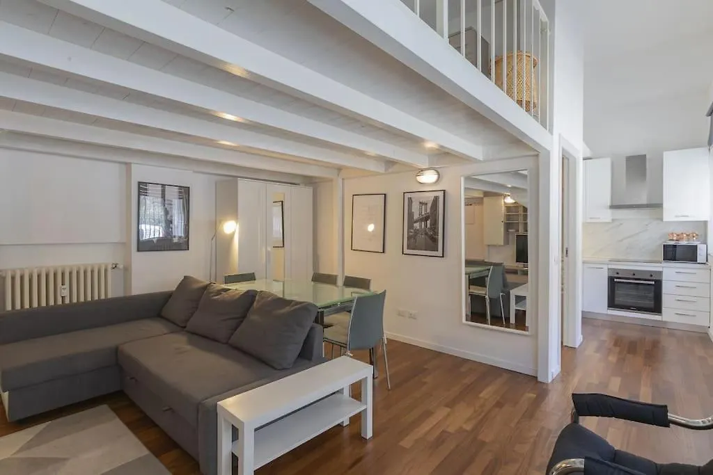 Youhosty - Desenzano 7 Apartment Milan Italy