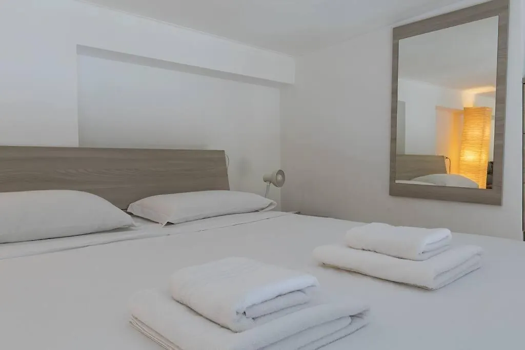 Youhosty - Desenzano 7 Apartamento Milão
